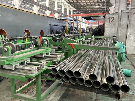 Seamless Sch 40 Stainless Steel Pipe 5800mm  Precision  Bronze Color Welded